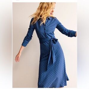 Like New 💙 Boden Blue and Green Plaid Long Sleeve Dress